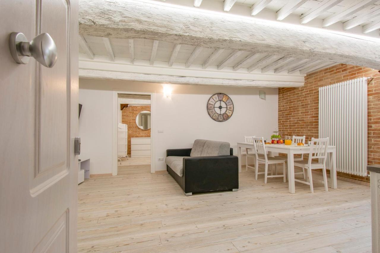 Casa Alice - Elegant In The Centre Of The City Siena Exterior photo